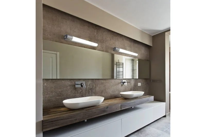 Spegelbelysning Eglo Tragacete 1 med Uttag - Vit/Silver/Krom - Belysning & el - Badrumsbelysning