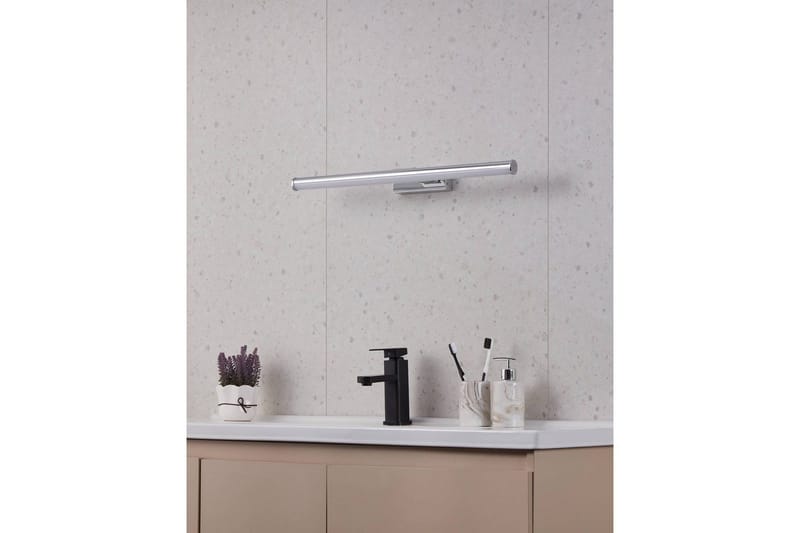 Vägglampa Eglo Vadumi 600 mm - Vit/Krom - Belysning & el - Badrumsbelysning