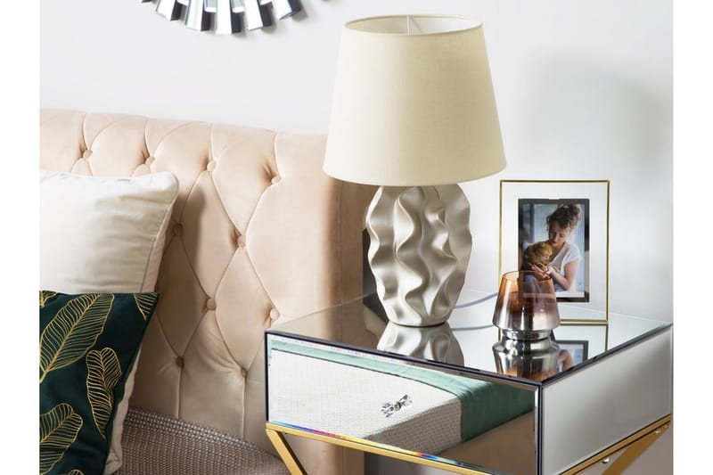 Allika Bordslampa 28 cm - Guld - Belysning & el - Inomhusbelysning & lampor - Bordslampor
