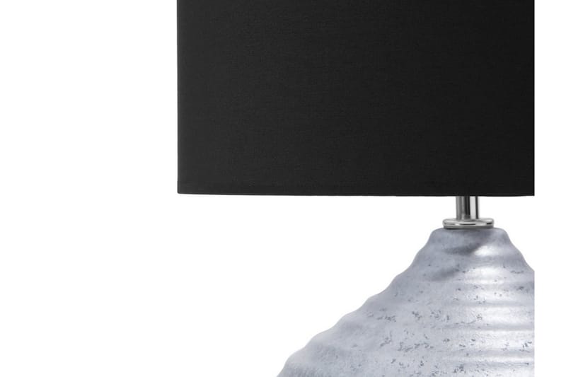 Kuban Bordslampa 32 cm - Silver - Bordslampor - Vardagsrumslampa - Fönsterlampa på fot - Fönsterlampa - Sänglampa bord - Sovrumslampa