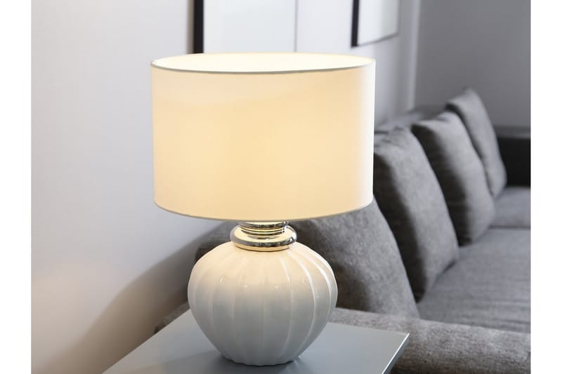Neris Bordslampa 33 cm - Silver - Bordslampor - Vardagsrumslampa - Fönsterlampa på fot - Fönsterlampa - Sänglampa bord - Sovrumslampa