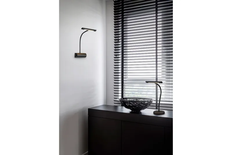 Curtis LED Bordslampa mattsvart - Matt svart - Belysning & el - Inomhusbelysning & lampor - Fönsterlampa - Fönsterlampa hängande