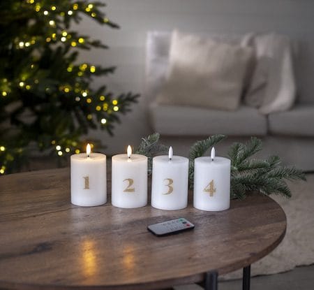 Flamme Advent LED Blockljus 4-pack 7.5 cm - vit med guldsiffror - Belysning & el - Inomhusbelysning & lampor - Dekorationsbelysning