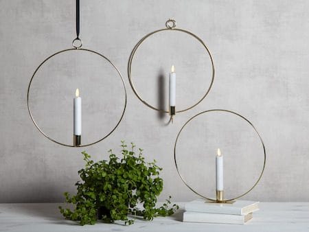 Flamme Ring Inomhusdekoration 28.5 cm - mässing/vit - Belysning & el - Inomhusbelysning & lampor - Dekorationsbelysning