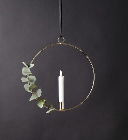 Flamme Ring Inomhusdekoration 28.5 cm - mässing/vit - Belysning & el - Inomhusbelysning & lampor - Dekorationsbelysning