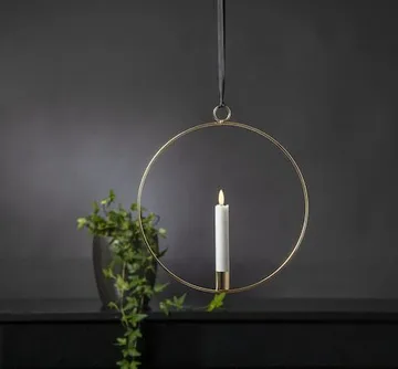 Flamme Ring Inomhusdekoration 28.5 cm - mässing/vit - Belysning & el - Inomhusbelysning & lampor - Dekorationsbelysning