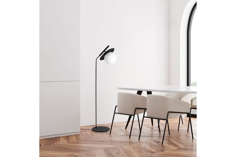 Golvlampa Cartin Svart - Svart - Belysning & el - Inomhusbelysning & lampor - Sovrumslampa