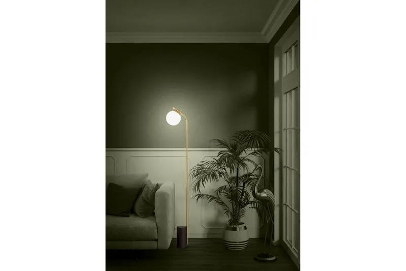 Golvlampa Eglo Betulia Svart/Mässing Opalvit - Belysning & el - Inomhusbelysning & lampor - Sovrumslampa