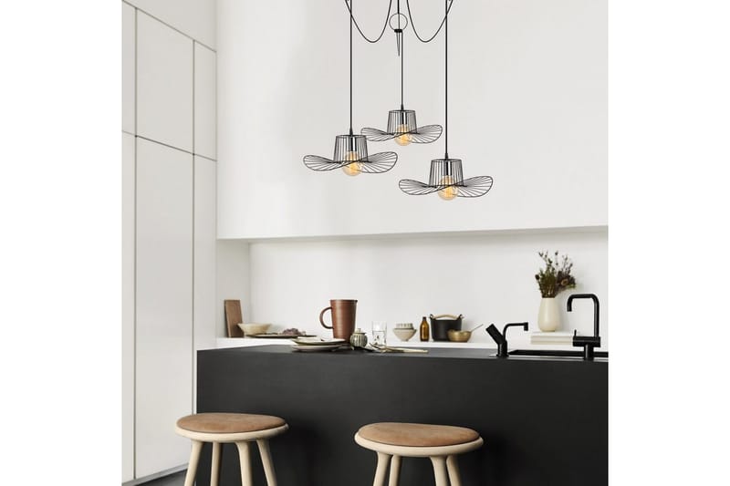 Taklampa Majrula Svart Treuttag - Treuttag - Belysning & el - Inomhusbelysning & lampor - Taklampa & takbelysning - Pendellampor & hänglampor