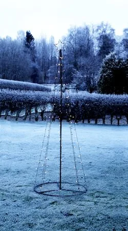 Light Tree Utomhusdekoration julgran med belysning 210 cm - svart - Belysning & el - Julbelysning - Julbelysning utomhus