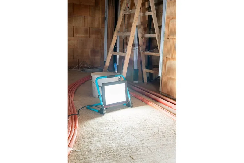 Arbetsbelysning Eglo LED-Golvstrålkastare 150W - Belysning & el - Inomhusbelysning & lampor - Bordslampor - Skrivbordslampa