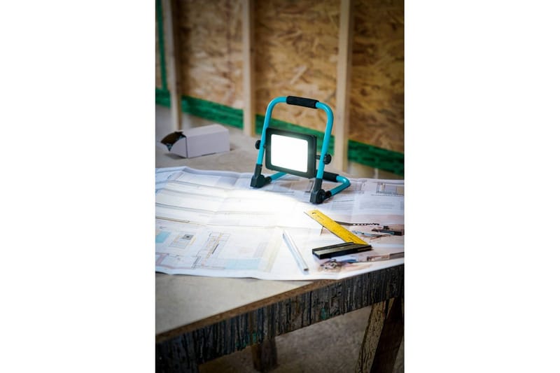 Arbetsbelysning Eglo LED-Golvstrålkastare 52W - Belysning & el - Inomhusbelysning & lampor - Bordslampor - Skrivbordslampa