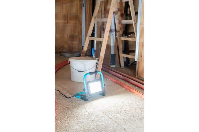 Arbetsbelysning Eglo LED-Golvstrålkastare 52W - Belysning & el - Inomhusbelysning & lampor - Bordslampor - Skrivbordslampa