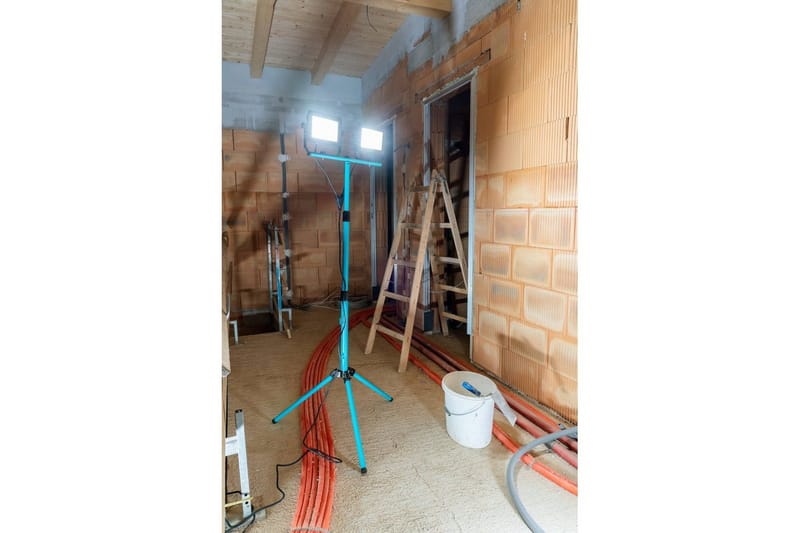 Arbetsbelysning Eglo LED-Stativstrålkastare med 2 Lampor 52W - Belysning & el - Inomhusbelysning & lampor - Bordslampor - Skrivbordslampa