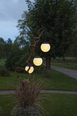 Globus Solcellsdekoration 10 cm - vit och svart - Belysning & el - Utomhusbelysning - Solcellslampa & solcellsbelysning