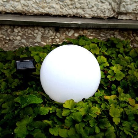 Globus Solcellsdekoration 20 cm - vit och svart - Belysning & el - Utomhusbelysning - Solcellslampa & solcellsbelysning