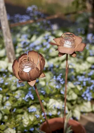 Oxida Flower 2 pack Solcellsdekoration 13 cm - rost - Belysning & el - Utomhusbelysning - Solcellslampa & solcellsbelysning