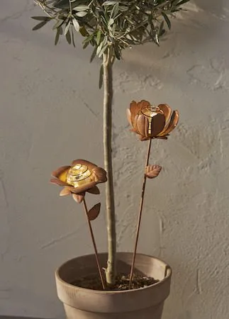 Oxida Flower 2 pack Solcellsdekoration 13 cm - rost - Belysning & el - Utomhusbelysning - Solcellslampa & solcellsbelysning