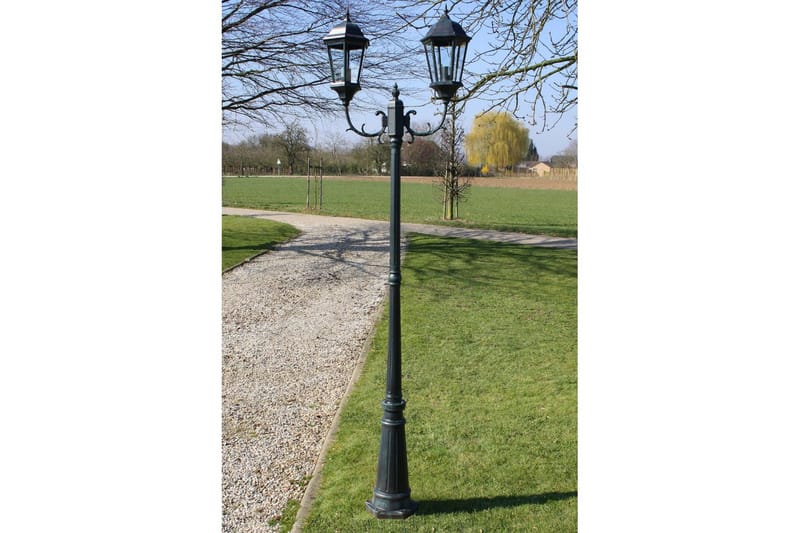 Trädgårdslampa 2 armar 230 cm mörkgrön/svart aluminium - Grön - Belysning & el - Utomhusbelysning - Stolplykta