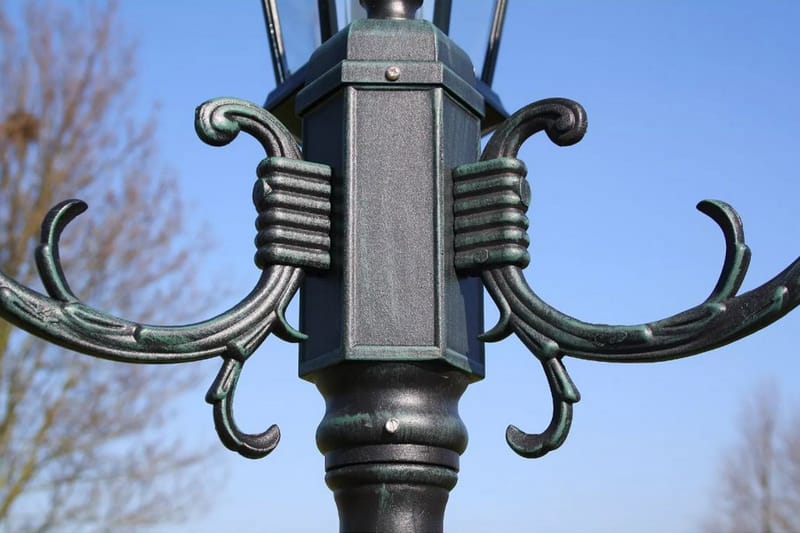 Trädgårdslampa 3 armar 230 cm mörkgrön/svart aluminium - Grön - Belysning & el - Utomhusbelysning - Stolplykta