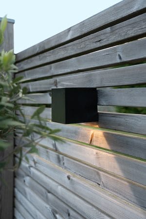 Wally Cube Solcellsvägglykta 10 cm - svart - Belysning & el - Utomhusbelysning - Solcellslampa & solcellsbelysning