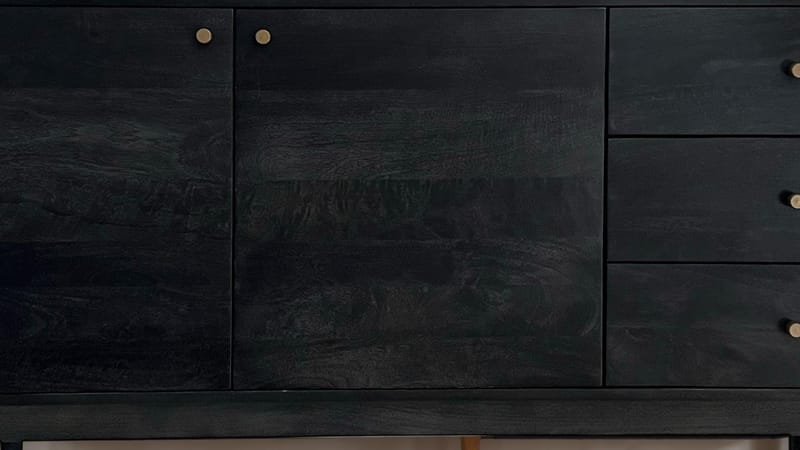 Beluna Sideboard 160 cm - djupsvart med guldfärgade detaljer - Förvaring - Förvaringsmöbler - Sideboard & skänk