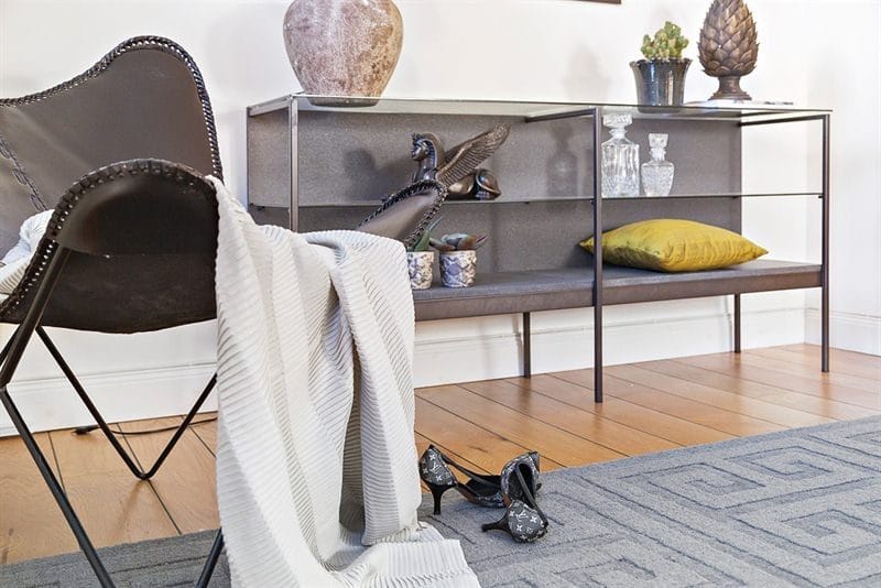 Fiona svart sideboard med glasskiva 160 cm bred - Svart - Förvaring - Förvaringsmöbler - Sideboard & skänk