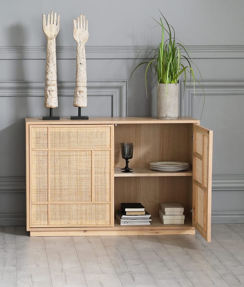 Sideboard med förvaring och rottingdörrar 120 cm bred - Stockholm - Ek - Förvaring - Förvaringsmöbler - Sideboard & skänk