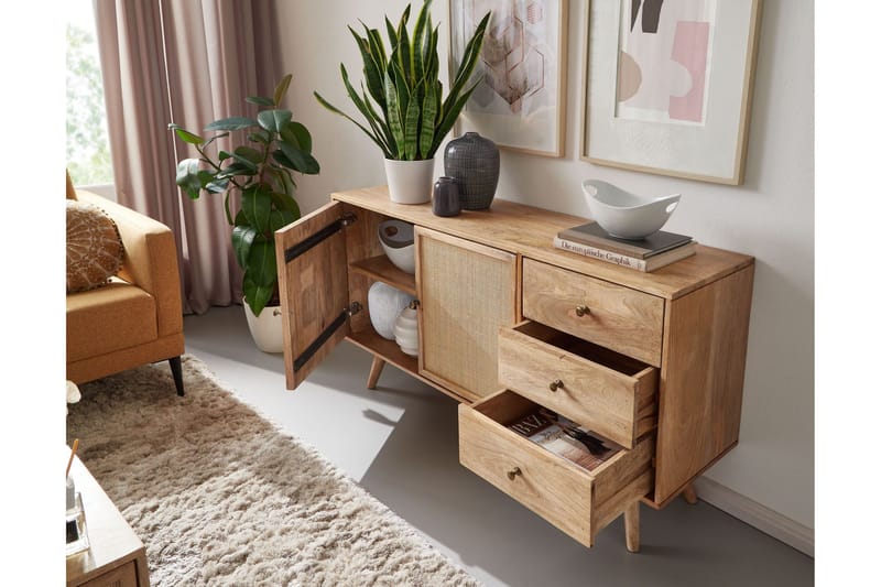 Willowdale Sideboard 140 cm i Trä med Rottingdörr - Brun - Förvaring - Förvaringsmöbler - Sideboard & skänk