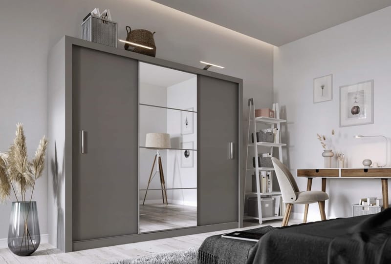 Einar grå garderob 250x215 cm - Grå - Förvaring - Klädförvaring - Garderob & garderobssystem