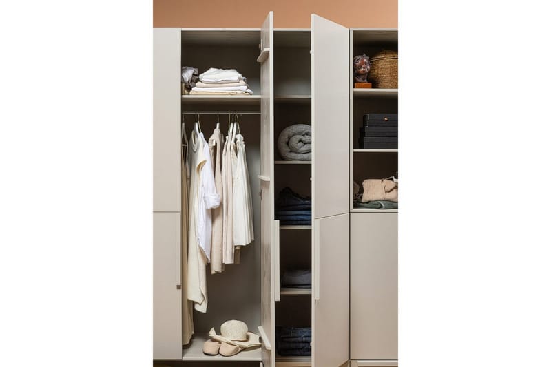 Garderob Pure 3 dörrar - 3 dörrar - Förvaring - Klädförvaring - Garderob & garderobssystem - Klädskåp & fristående garderob