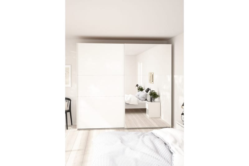 Takeru Garderob med Spegel 244x221 cm - Vit - Förvaring - Klädförvaring - Garderob & garderobssystem