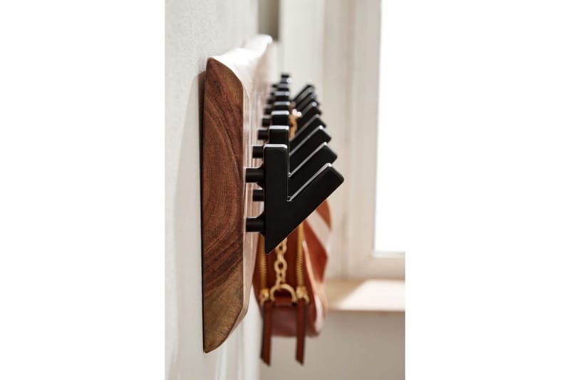 Kapprum Wohnling Väggmonterad klädhängare med 8 metallkrokar, knuttigt massivt trä - Förvaring - Klädförvaring - Klädhängare