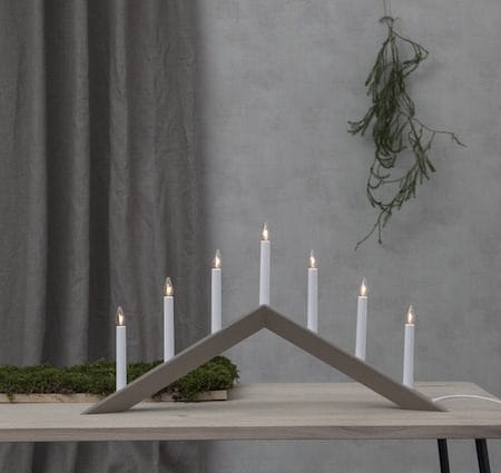 Arrow Stor Adventsljusstake 69 cm - Elljusstake i Trä för Fönster - Ljusgrå - Inredning - Julpynt & helgdekoration - Julpynt & juldekoration