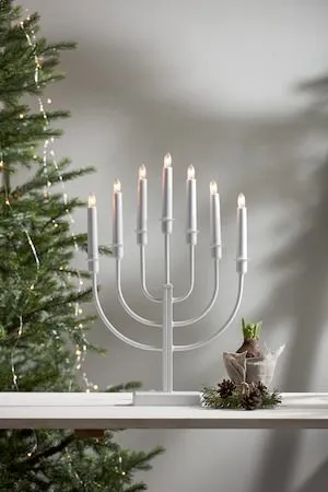 Kristina Adventsljusstake 31 cm - Ljusstake i Metall för Advent - Vit - Inredning - Julpynt & helgdekoration - Julpynt & juldekoration