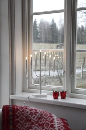 Kristina Adventsljusstake 31 cm - Ljusstake i Metall för Advent - Vit - Inredning - Julpynt & helgdekoration - Julpynt & juldekoration