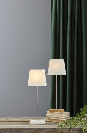 Leo Adventsstjärna på Fot med Skärm 43 cm i Plast med Träben - Vit - Inredning - Julpynt & helgdekoration - Julpynt & juldekoration