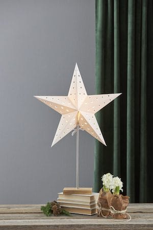 Leo Adventsstjärna på Fot med Skärm 43 cm i Plast med Träben - Vit - Inredning - Julpynt & helgdekoration - Julpynt & juldekoration