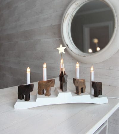 Ljusstake Staffans Fålar 45x29 cm Trä 5 ljus E10 - Vit / Brun - Inredning - Julpynt & helgdekoration - Julpynt & juldekoration