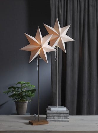 Moa Hög Adventsstjärna på Fot 82 cm med skärm i Plast med Metallstativ - Vit - Inredning - Julpynt & helgdekoration - Julpynt & juldekoration