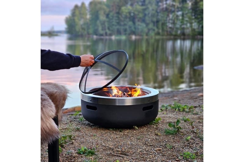 Eldstad Mustang Burbank - Svart||Silver - Inredning - Kaminer - Utomhuskamin & eldstad