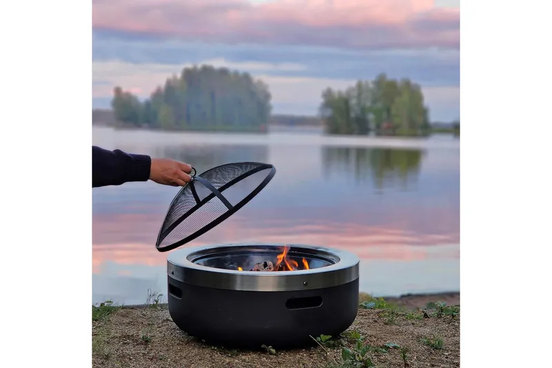 Eldstad Mustang Burbank - Svart||Silver - Inredning - Kaminer - Utomhuskamin & eldstad