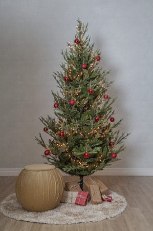 Konstgjord Julgran Uppsala 210 cm - Grön - Inredning - Julpynt & helgdekoration - Julpynt & juldekoration - Plastgran