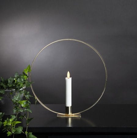 Flamme Ring Inomhusdekoration 28.5 cm - mässing/vit - Inredning - Ljus & dofter - Ljusstake & ljuslykta - Kandelaber & bordsljusstake