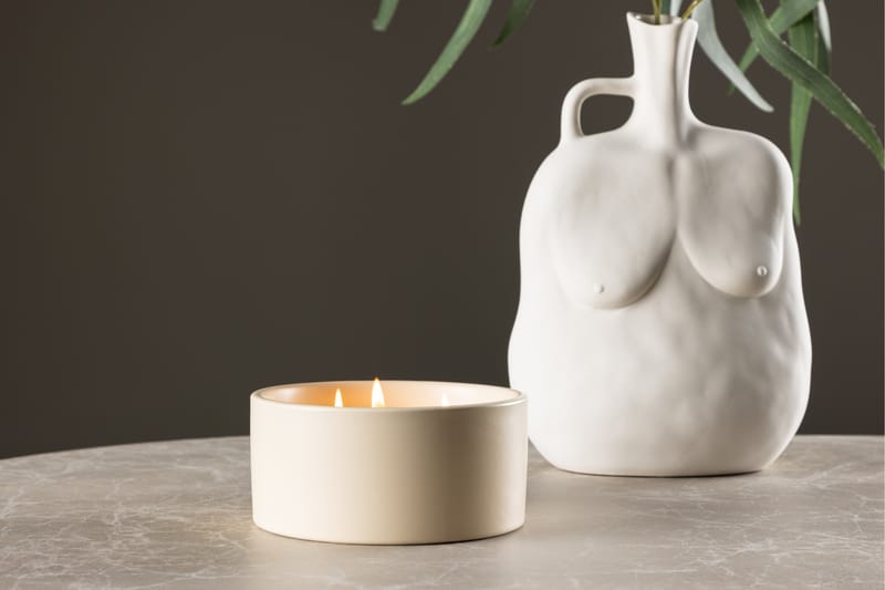 Douglas Doftljus - Beige - Inredning - Ljus & dofter - Stearinljus - Doftljus