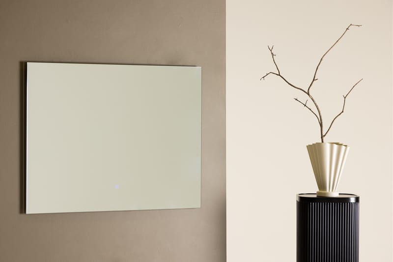 Bridgeport Vägghängd Spegel 70x90 cm Silver - Venture Home - Inredning - Speglar - Väggspegel