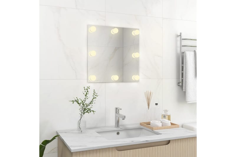 Väggspegel med LED-belysning fyrkantig - Silver - Inredning - Speglar - Väggspegel