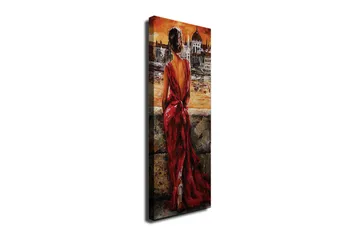Canvastavla 30x80 cm - Kvinna i röd klänning som blickar ut över en stad vid solnedgången - Röd / Orange / Beige - Inredning - Tavlor & konst - Canvastavlor