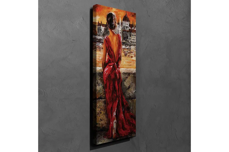 Canvastavla 30x80 cm - Kvinna i röd klänning som blickar ut över en stad vid solnedgången - Röd / Orange / Beige - Inredning - Tavlor & konst - Canvastavlor