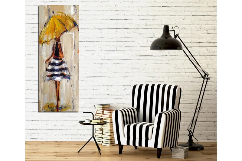 Canvastavla 30x80 cm - Kvinna med gul paraply och randig klänning - Gul / Svart / Vit - Inredning - Tavlor & konst - Canvastavlor